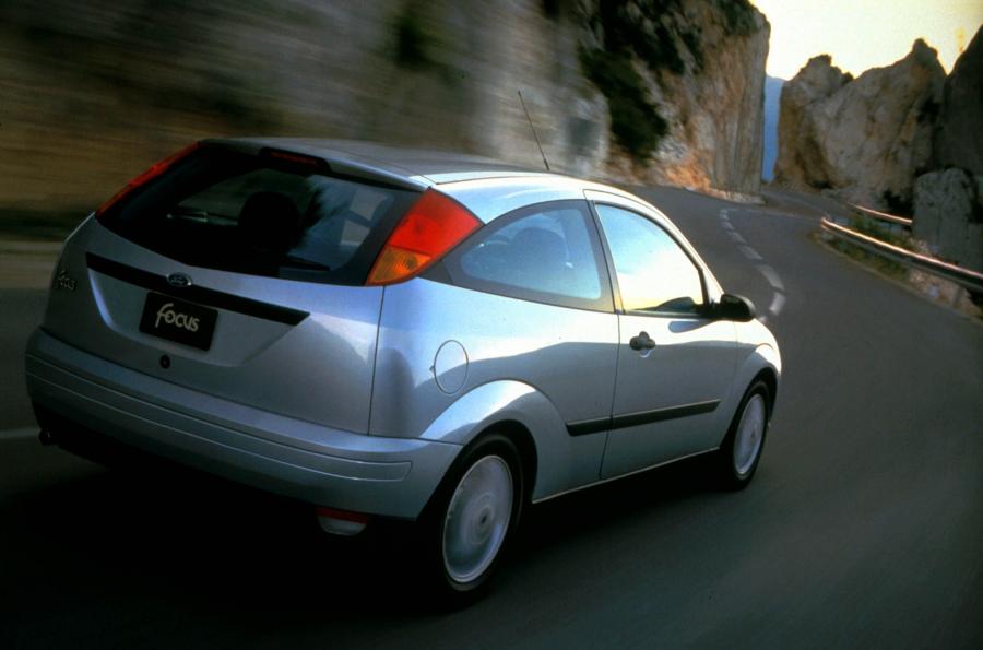  Ford Focus 1999 года  (фото 32 из 130)